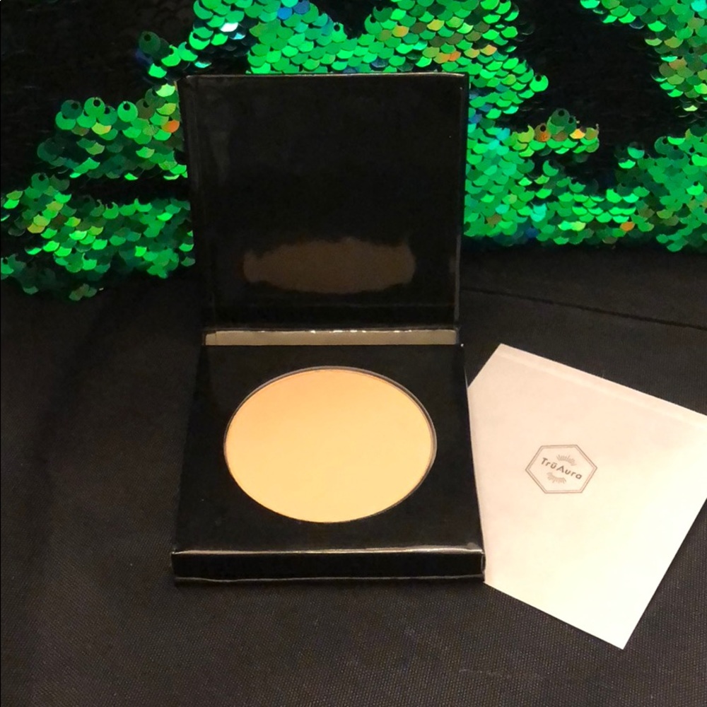 TruAura Perfect Powder Foundation